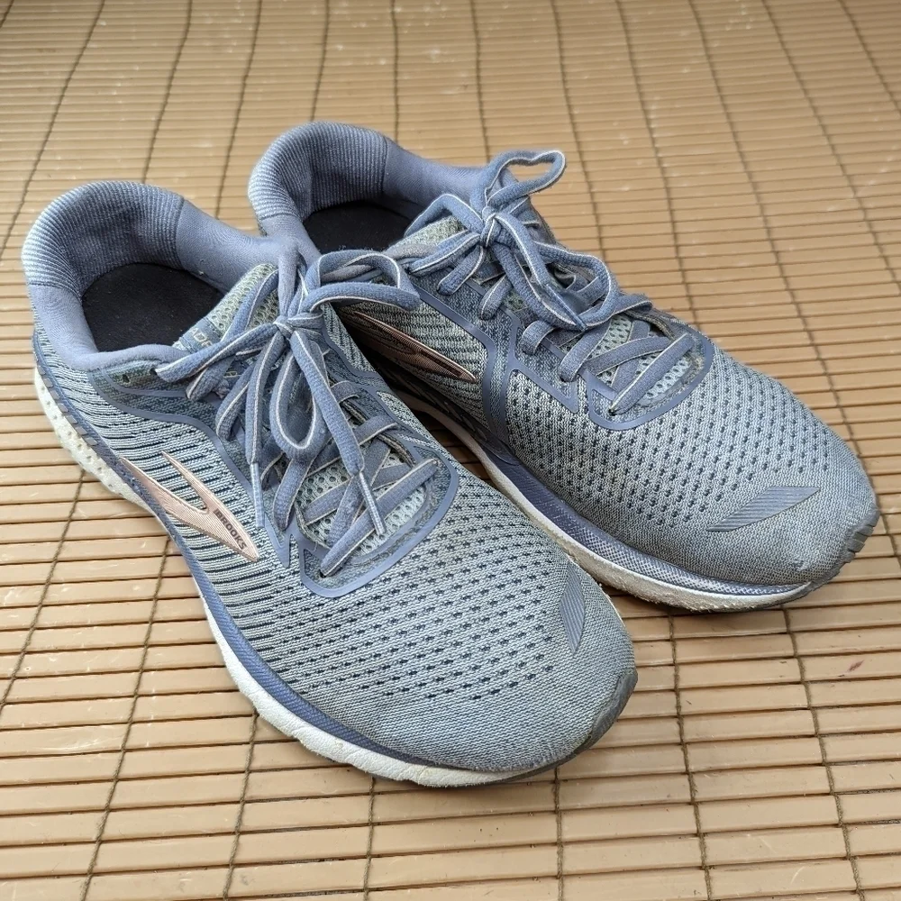Brooks Womens Adrenaline GTS 20 1202961B073 Gray Running Shoes Sneaker Size 9.5B